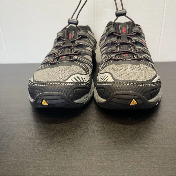 Keen Womens Versatrail Low Top Hiking Shoes- Size 6.5 - Black, Grey, Dark Pink - Picture 3 of 10